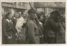 [Wojsko w procesji Bożego Ciała w Olsztynie w 1946 r. 2]