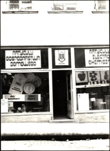 [Sklep przy ulicy Warszawskiej w Mrągowie]