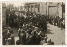 [Wojsko w procesji Bożego Ciała w Olsztynie w 1946 r. 8]