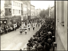 [Pracownicy PGR Szestno w pochodzie pierwszomajowym. 1]