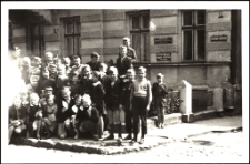 [Wycieczka do biblioteki. 1]