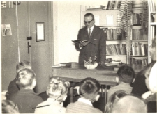 [Spotkanie autorskie z Igorem Sikiryckim w Powiatowej i Miejskiej Bibliotece Publicznej w Mrągowie. 2]