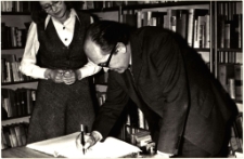 [Spotkanie autorskie z Włodzimierzem Maciągiem w Miejskiej Bibliotece Publicznej w Mrągowie]