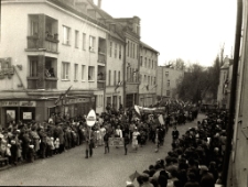 Pochód pierwszomajowy w Mrągowie. [35]