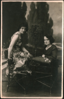 [Stafania Przybylska z siostrą Celiną]