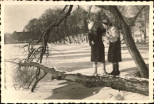 [Nad jeziorem Czos. 2]