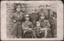 [Józef Przybylski z kolegami z wojska]