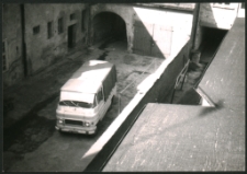 [Widok na podwórze stacji sanepid przed przebudową 1]