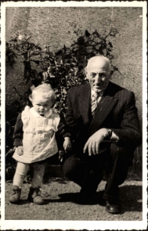 [Dziadek i dziecko. 1]