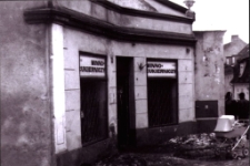 [Sklep spożywczy "Pod kasztanem" w Mrągowie. 1]