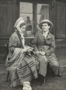 [Para w warmińskim stroju ludowym]