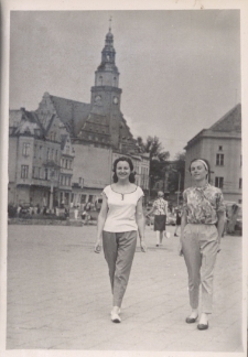 [Spacer po placu Świerczewskiego w Olsztynie]