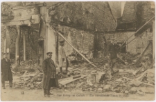 Der Krieg im Osten - Ein zerstörtes Haus in Lyck